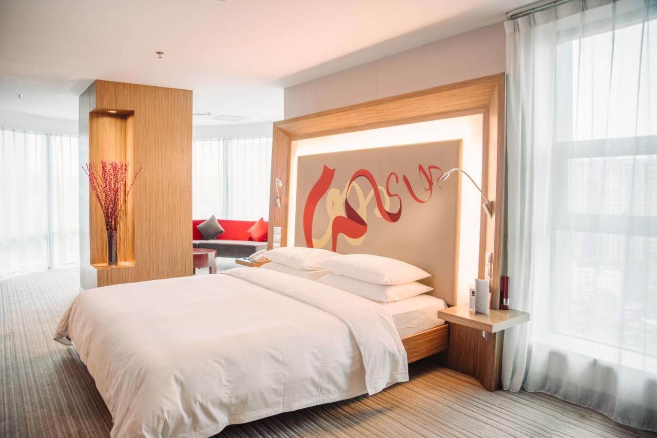 Novotel Guiyang Downtown Екстер'єр фото